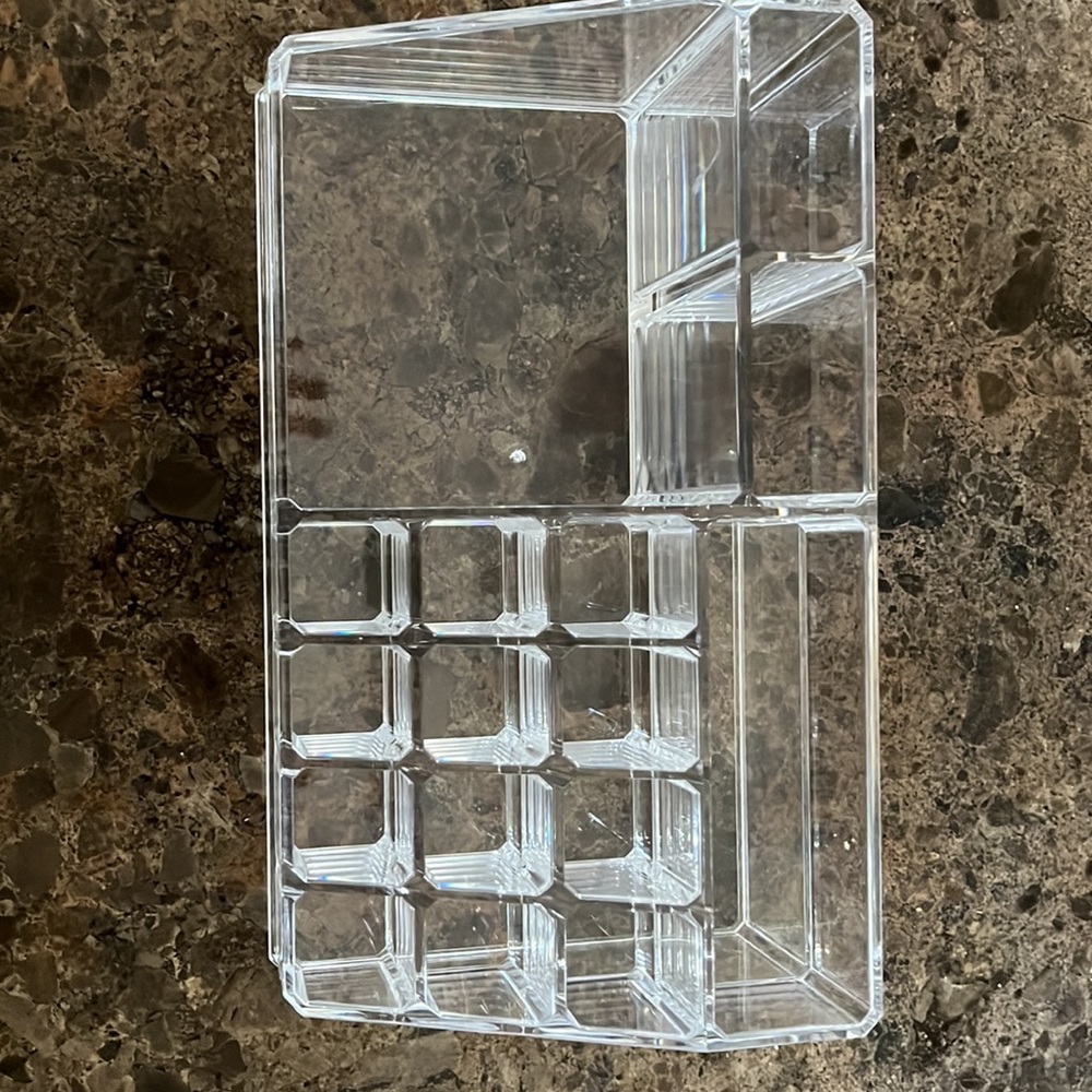 Clear Makeup Organized Box - Picture 2 of 3